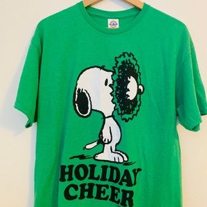 Holiday Cheer Snoppy Tshirt Large